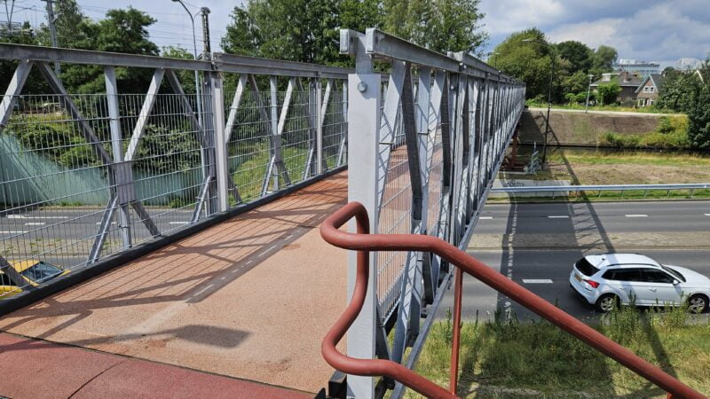 Schriftelijke vragen over de tijdelijke brug over het kanaal