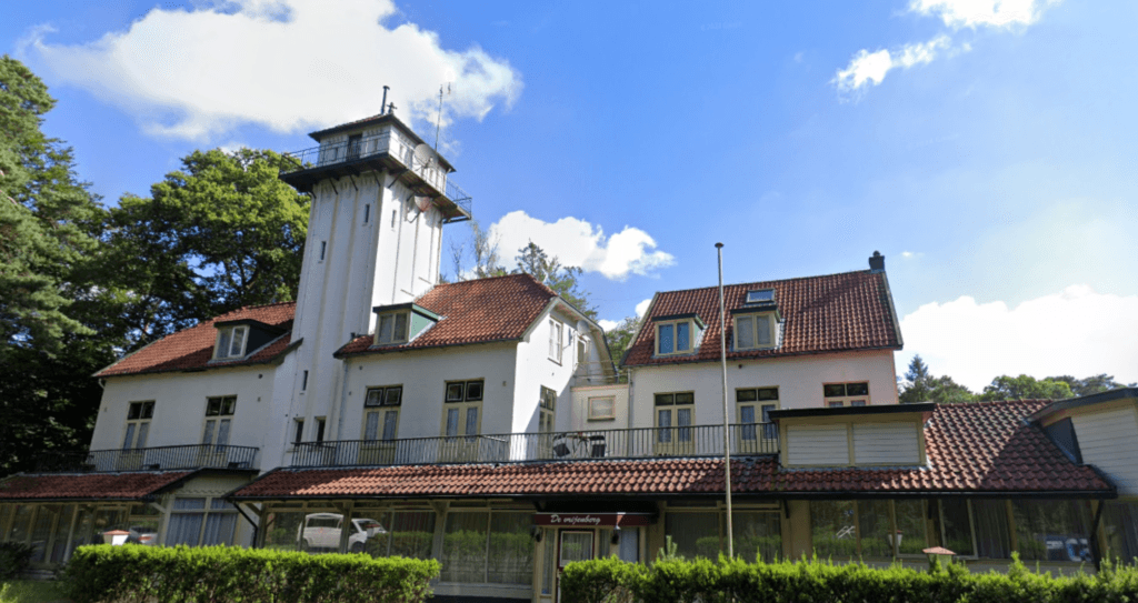 hotel Vrijenberg in Loenen waar de noodopvang zou moeten komen